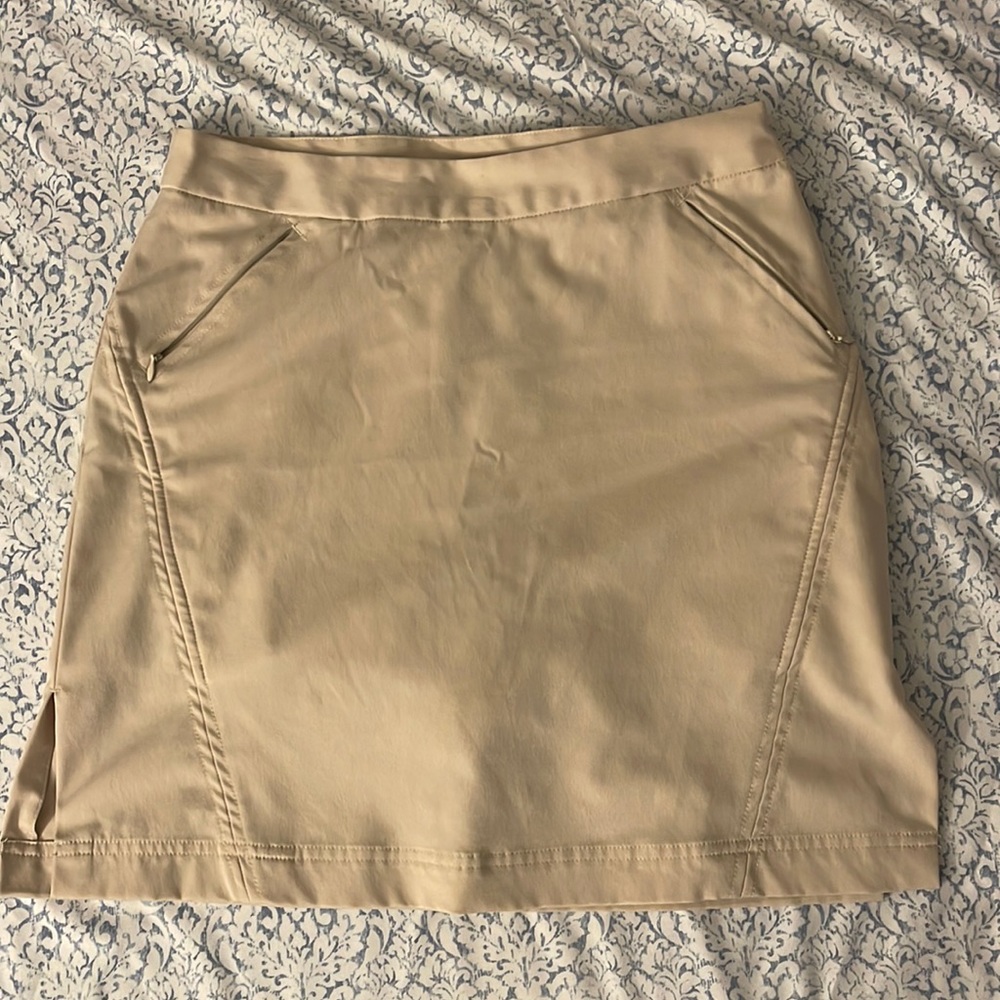 Beige golf skirt